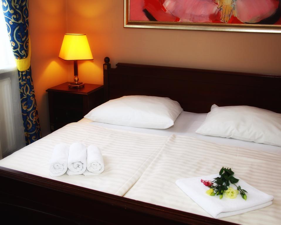 Rin-Go Motel Gzowo Buitenkant foto